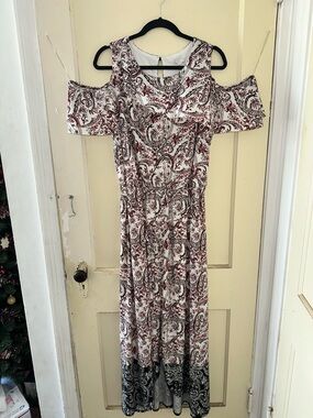 Cold-Shoulder Paisley Maxi Dress in White and Red